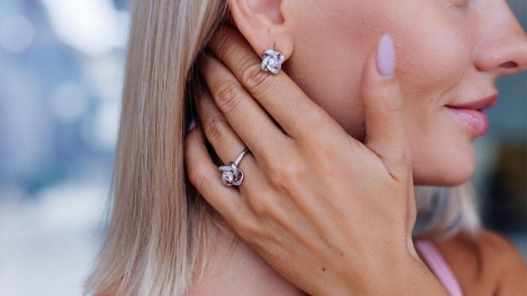Unwrapping the Gift of Insight: How Jewellery Speaks All Languages